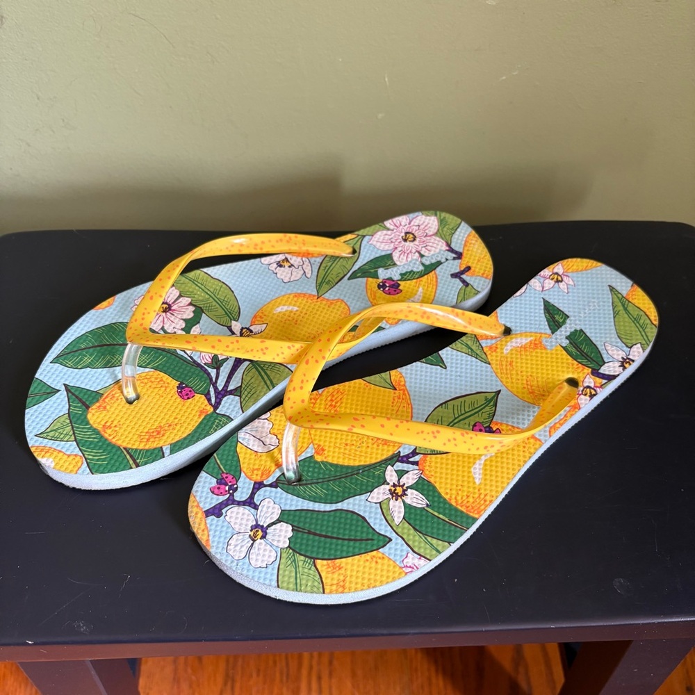 Vera Bradley Lemon Flip Flops